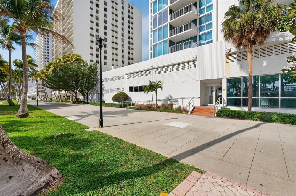 2655 Collins Ave #00 Miami Beach, FL 33140