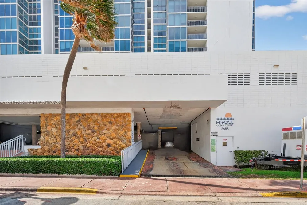 2655 Collins Ave #00 Miami Beach, FL 33140