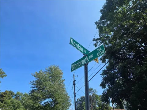 635 Glenbrook Drive