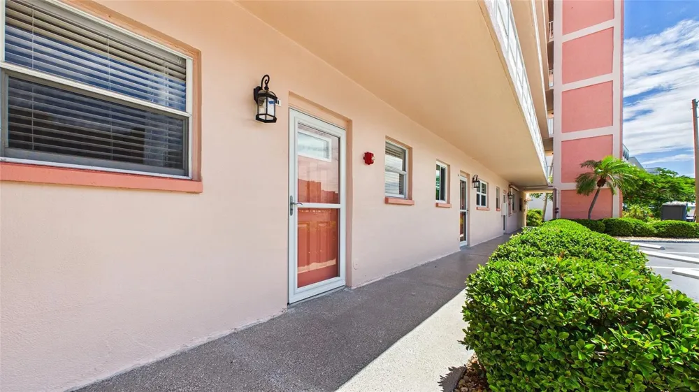 6025 SHORE BOULEVARD S #111 Gulfport, FL 33707