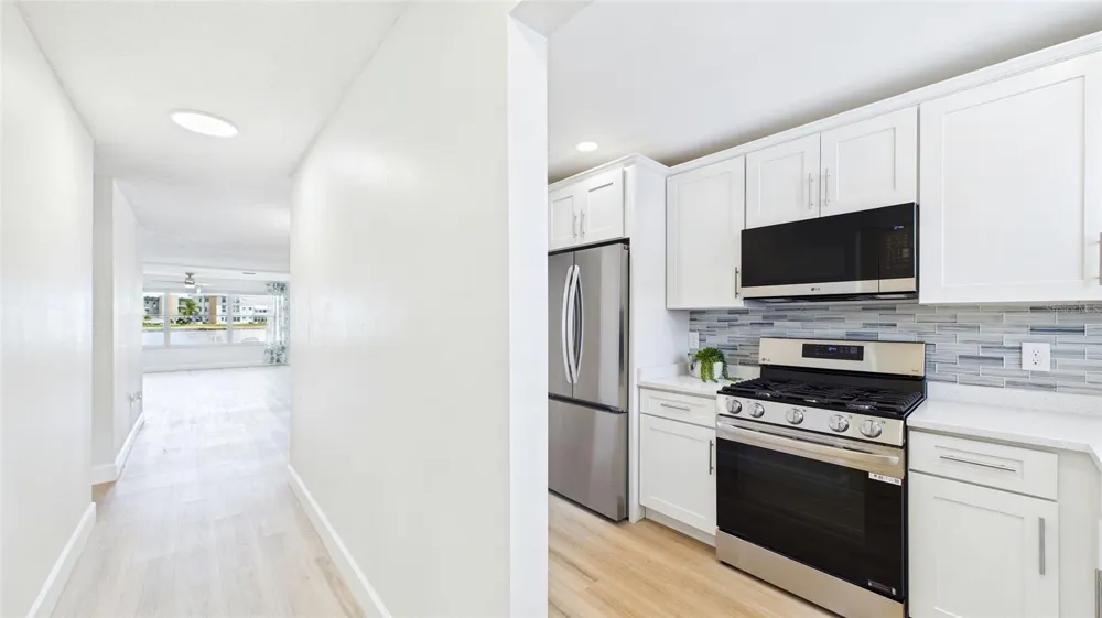 6025 SHORE BOULEVARD S #111 Gulfport, FL 33707