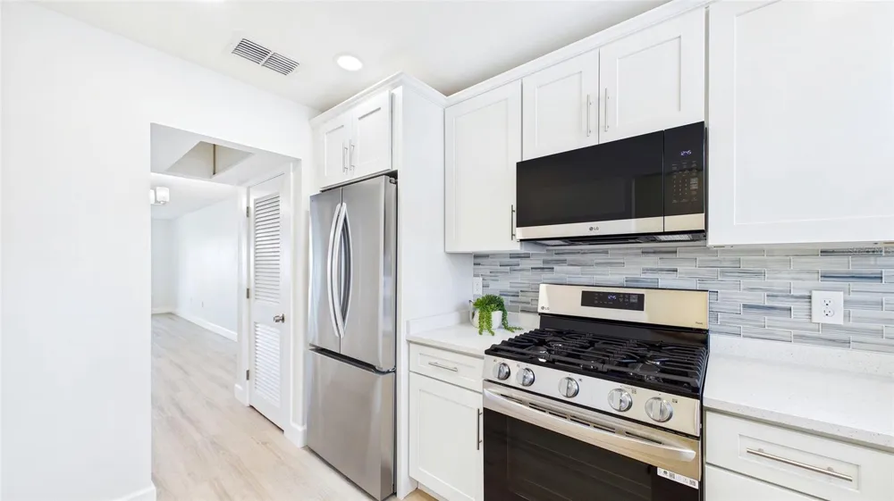 6025 SHORE BOULEVARD S #111 Gulfport, FL 33707