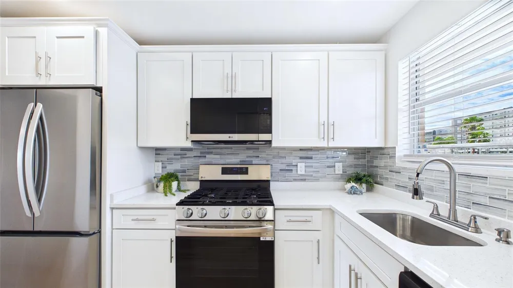 6025 SHORE BOULEVARD S #111 Gulfport, FL 33707