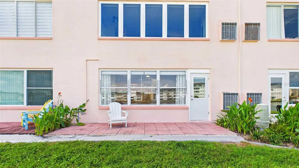 6025 SHORE BOULEVARD S #111 Gulfport, FL 33707