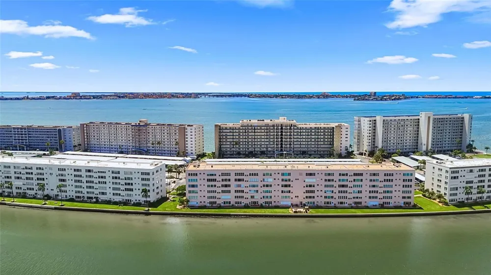 6025 SHORE BOULEVARD S #111 Gulfport, FL 33707
