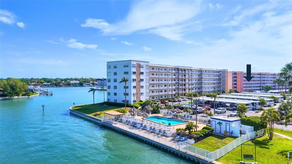 6025 SHORE BOULEVARD S #111 Gulfport, FL 33707