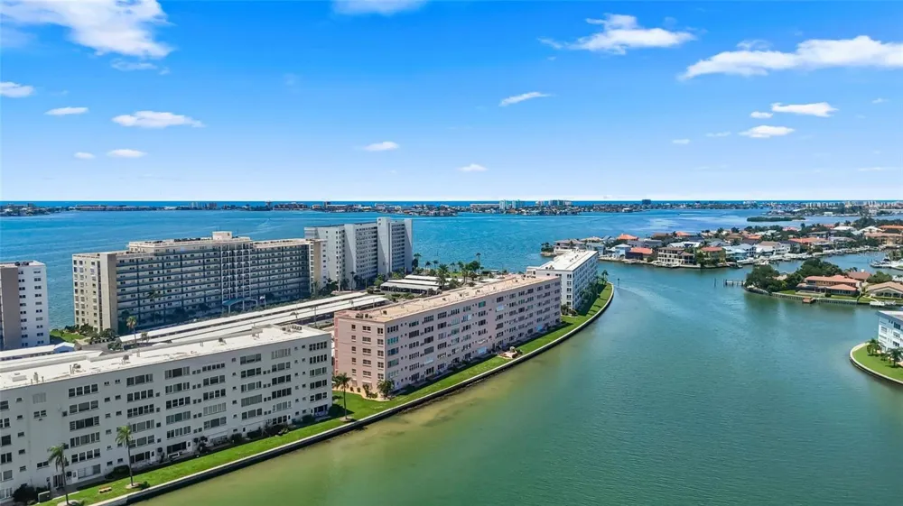 6025 SHORE BOULEVARD S #111 Gulfport, FL 33707