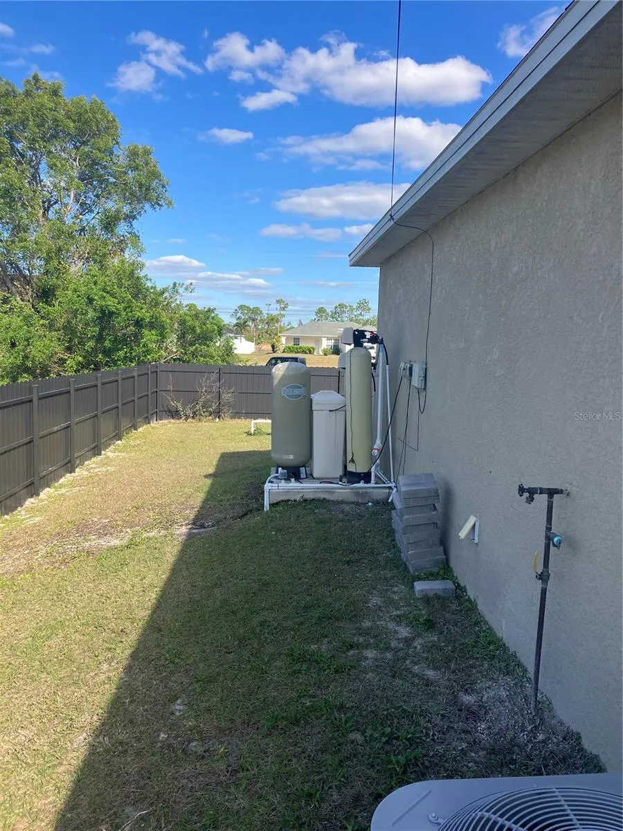 4109 NE 20TH PLACE Cape Coral, FL 33909