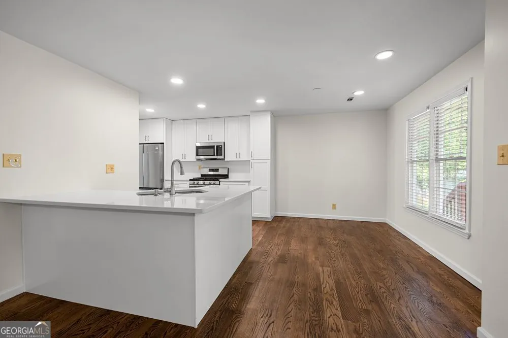 79 Thomas Crossing DR Newnan, GA 30265