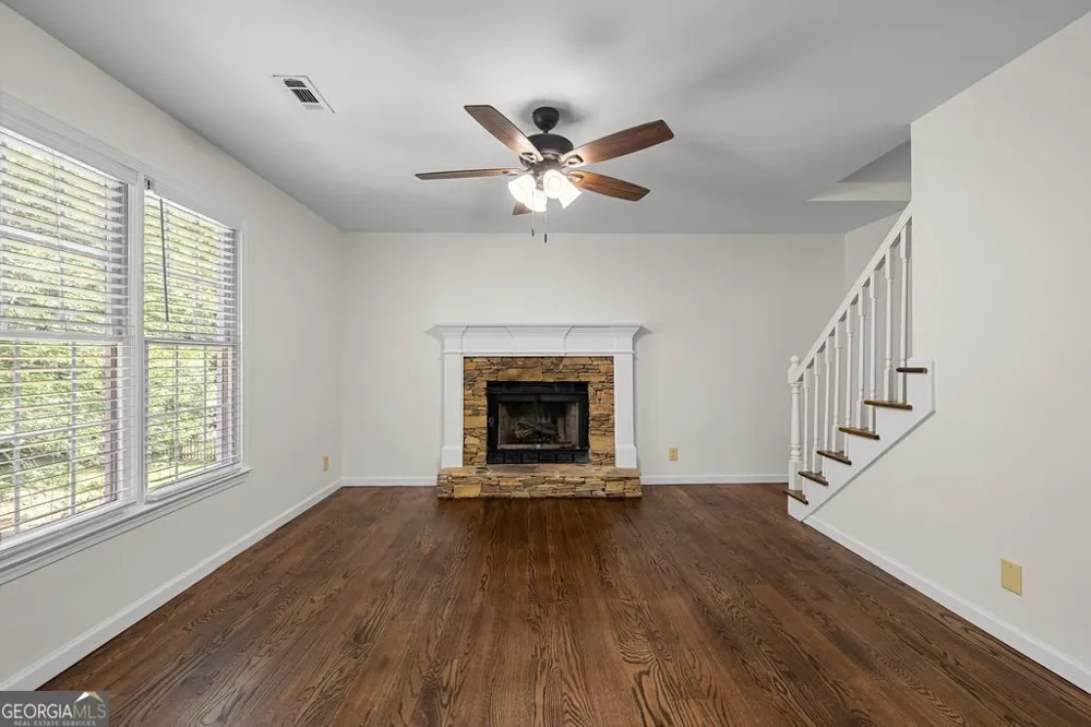 79 Thomas Crossing DR Newnan, GA 30265
