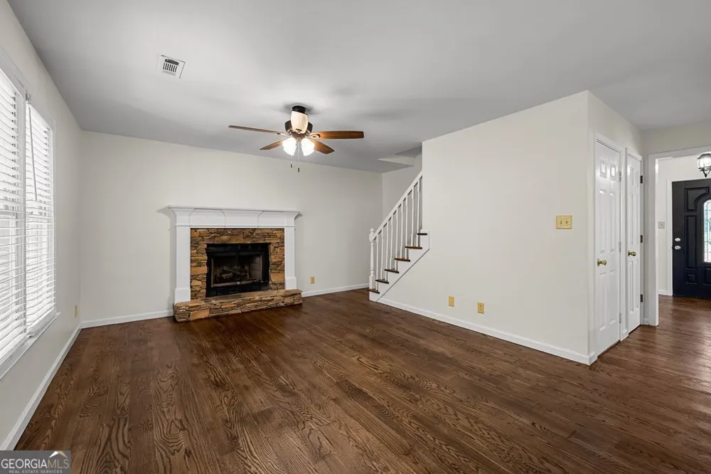79 Thomas Crossing DR Newnan, GA 30265