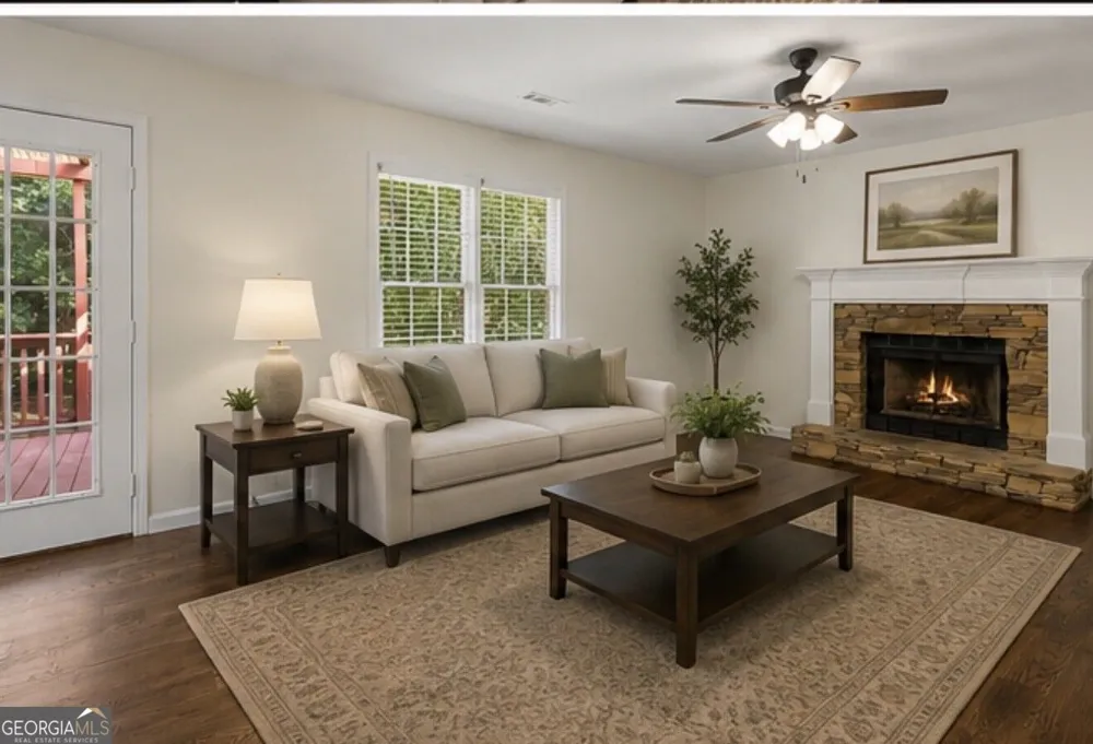 79 Thomas Crossing DR Newnan, GA 30265