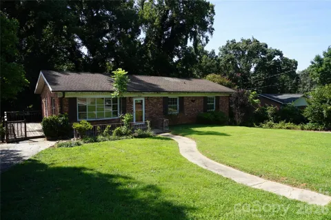 5214 Northview Drive