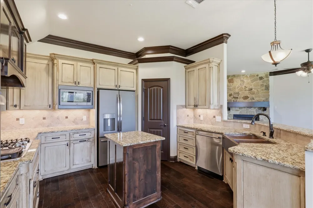 715 La Paloma Road Sanger, TX 76266