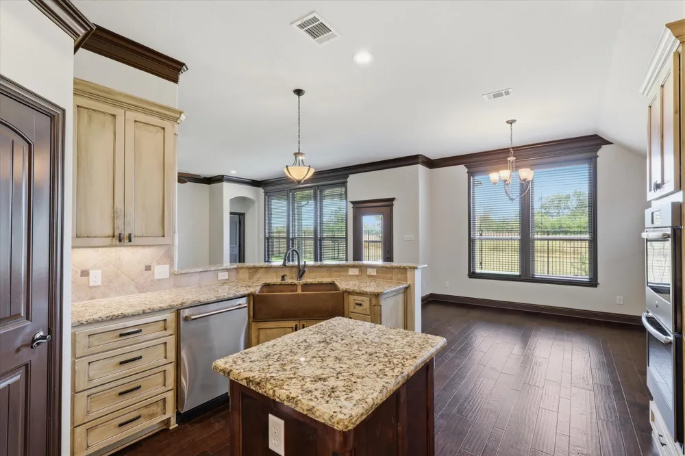 715 La Paloma Road Sanger, TX 76266