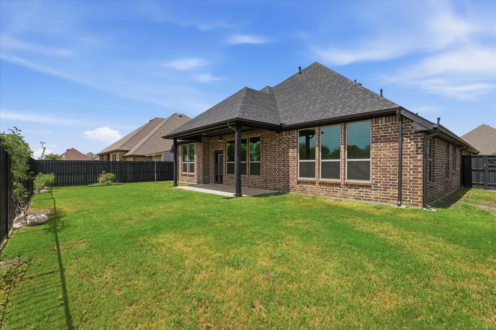 715 La Paloma Road Sanger, TX 76266