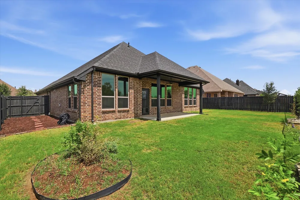 715 La Paloma Road Sanger, TX 76266