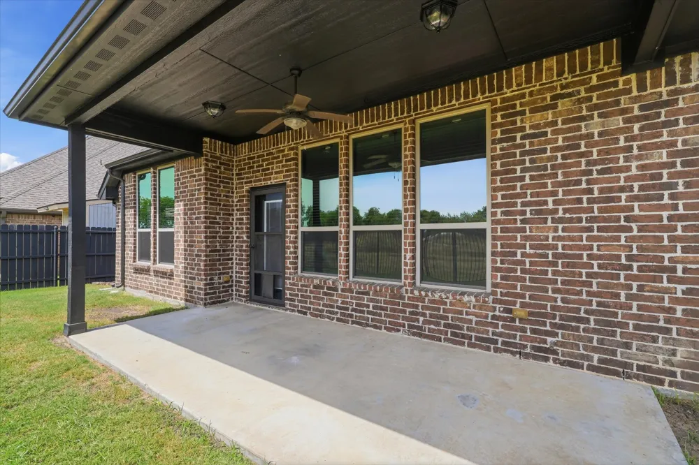 715 La Paloma Road Sanger, TX 76266