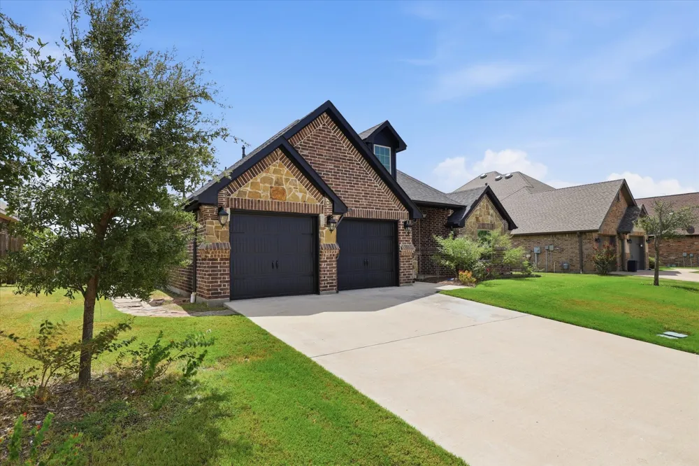 715 La Paloma Road Sanger, TX 76266