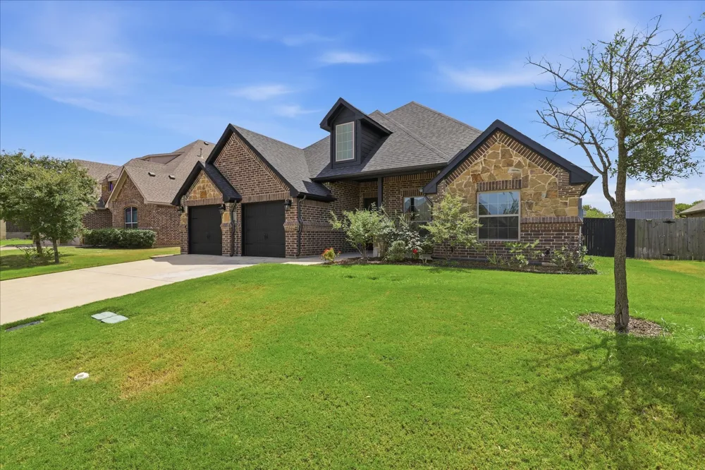 715 La Paloma Road Sanger, TX 76266