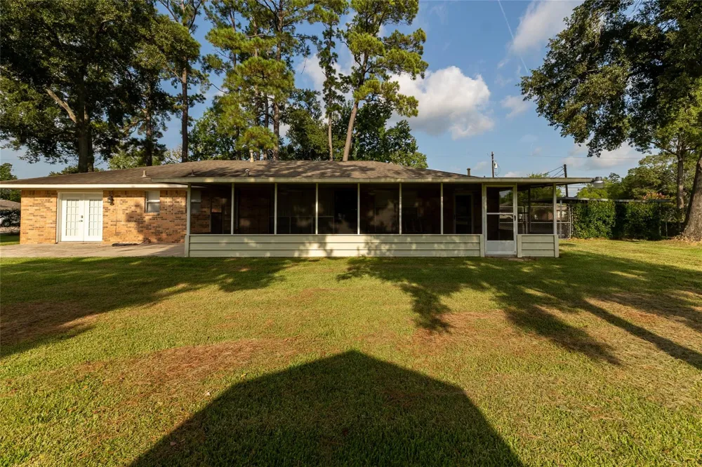 221 Maple Street Highlands, TX 77562