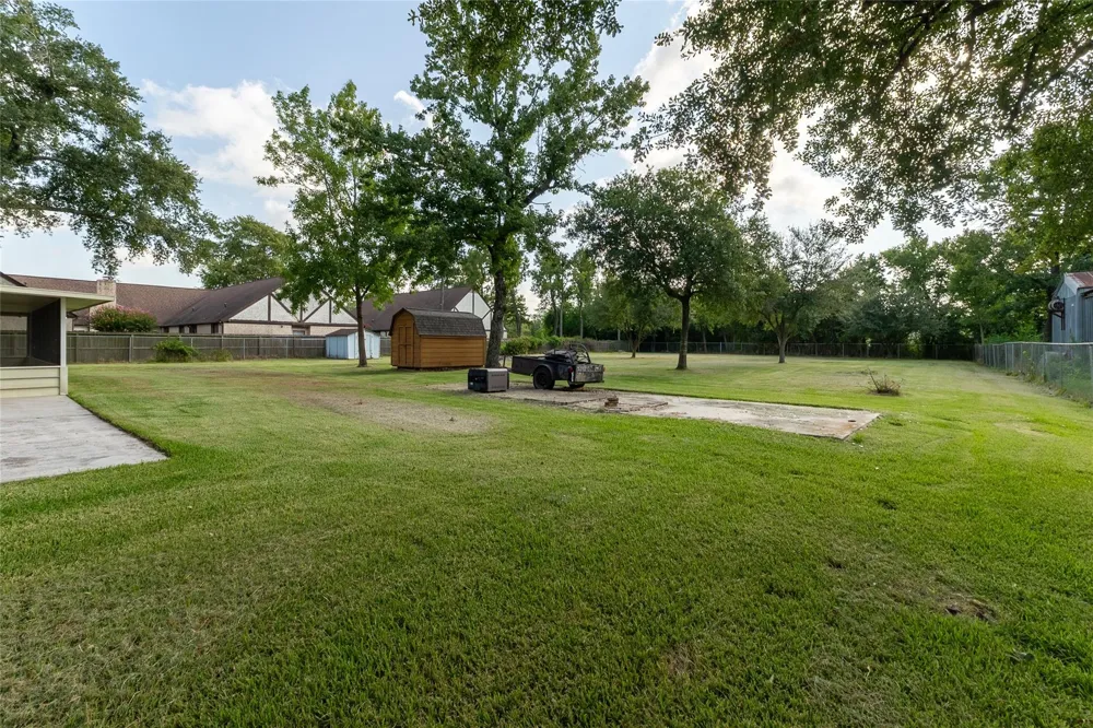 221 Maple Street Highlands, TX 77562