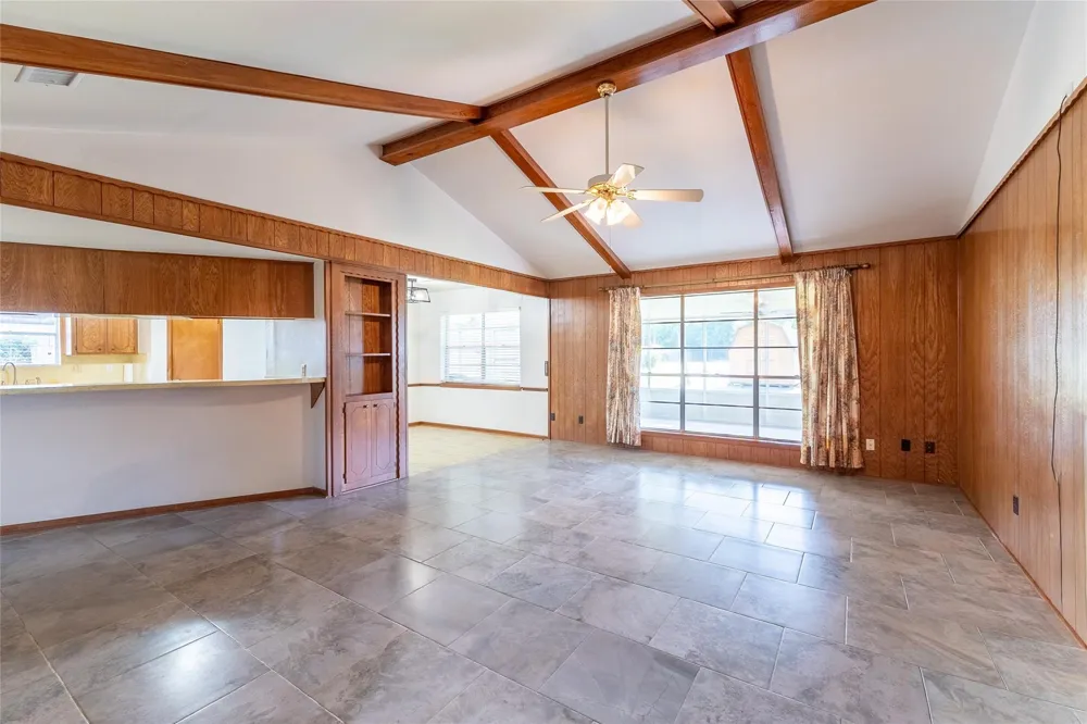 221 Maple Street Highlands, TX 77562