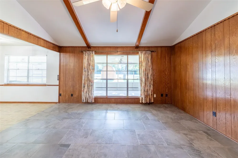 221 Maple Street Highlands, TX 77562