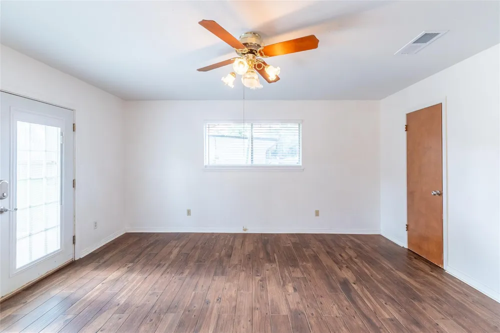 221 Maple Street Highlands, TX 77562