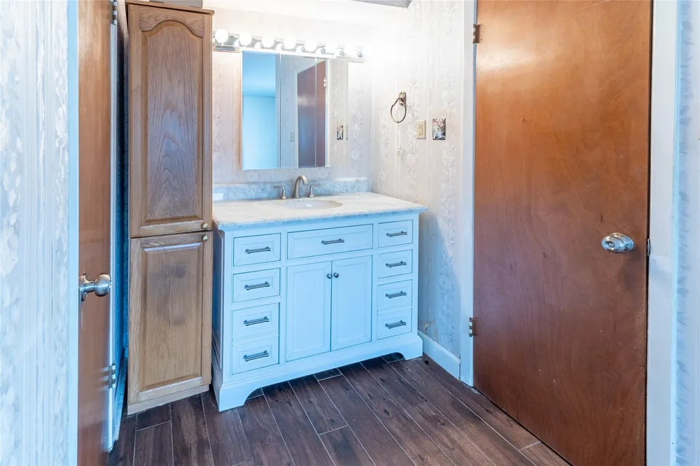 221 Maple Street Highlands, TX 77562