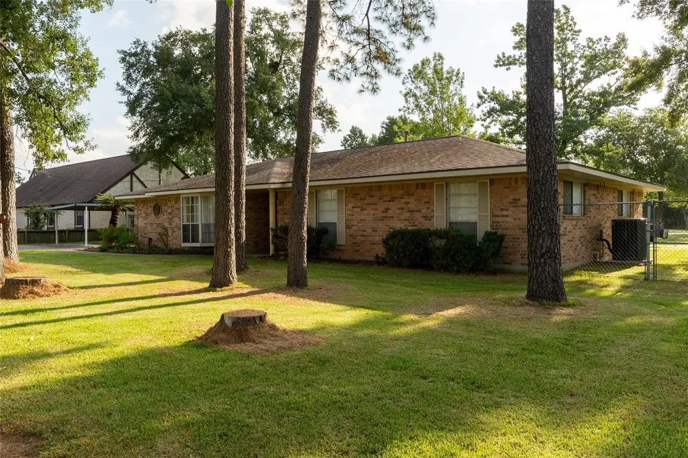 221 Maple Street Highlands, TX 77562