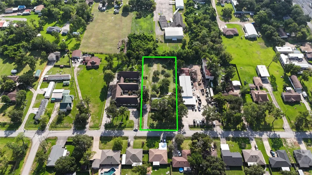 221 Maple Street Highlands, TX 77562