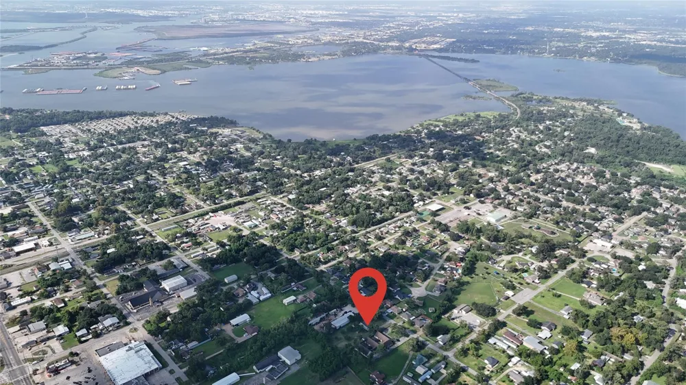 221 Maple Street Highlands, TX 77562