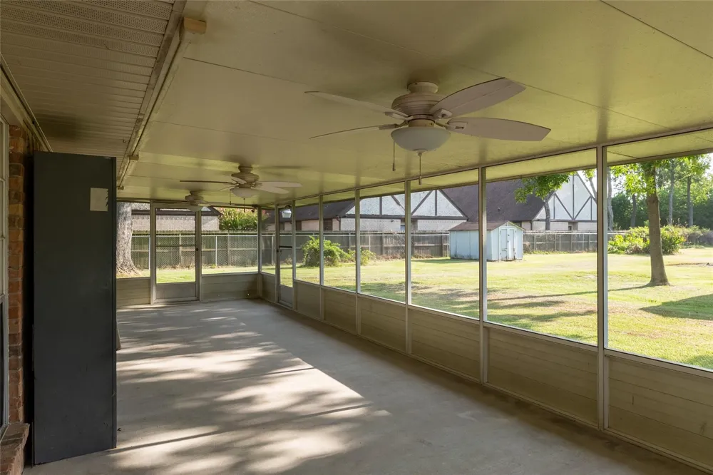 221 Maple Street Highlands, TX 77562