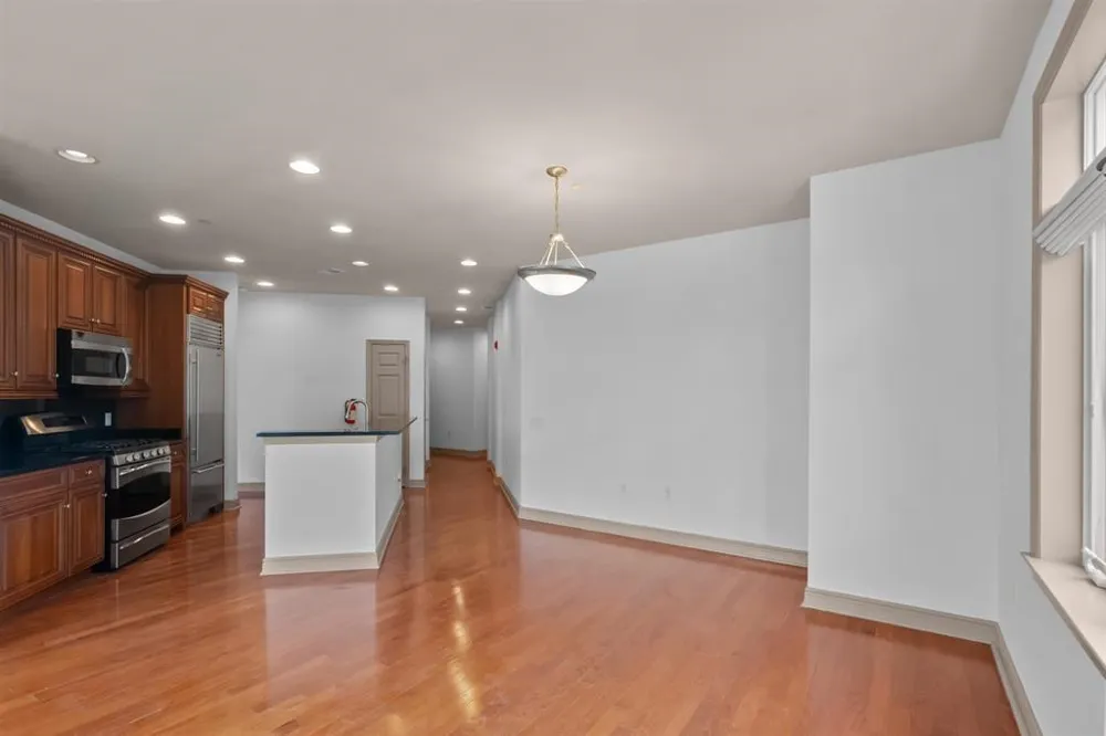 7400 RIVER RD North Bergen, NJ 07047