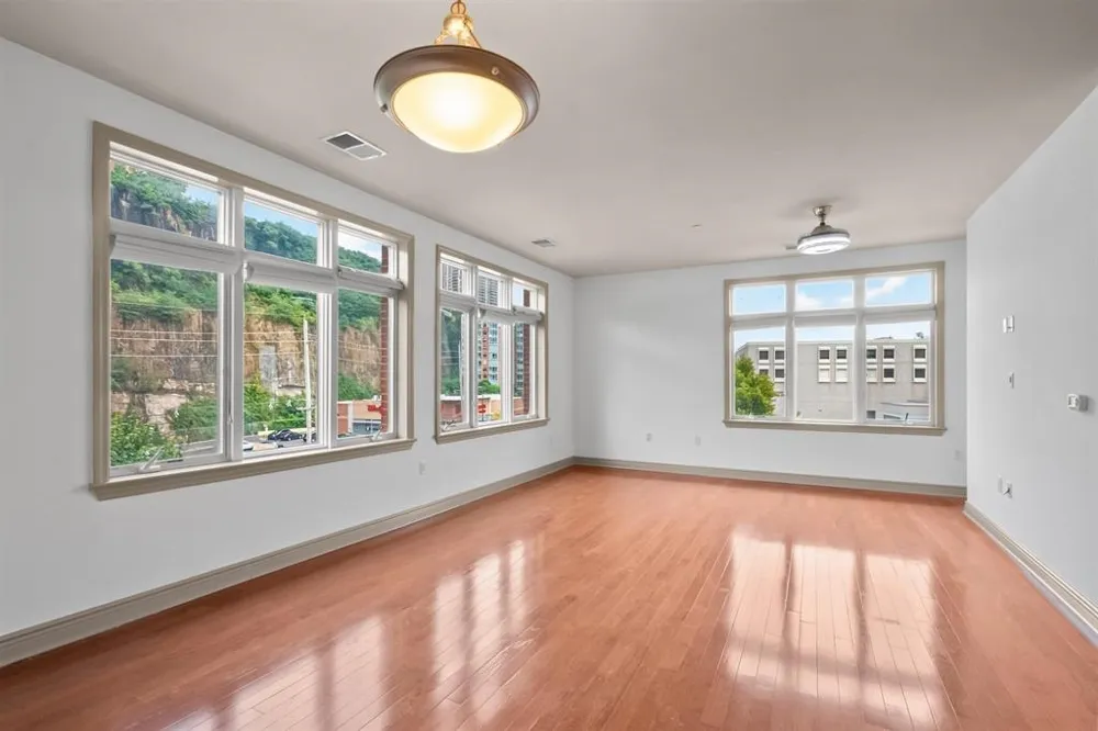 7400 RIVER RD North Bergen, NJ 07047