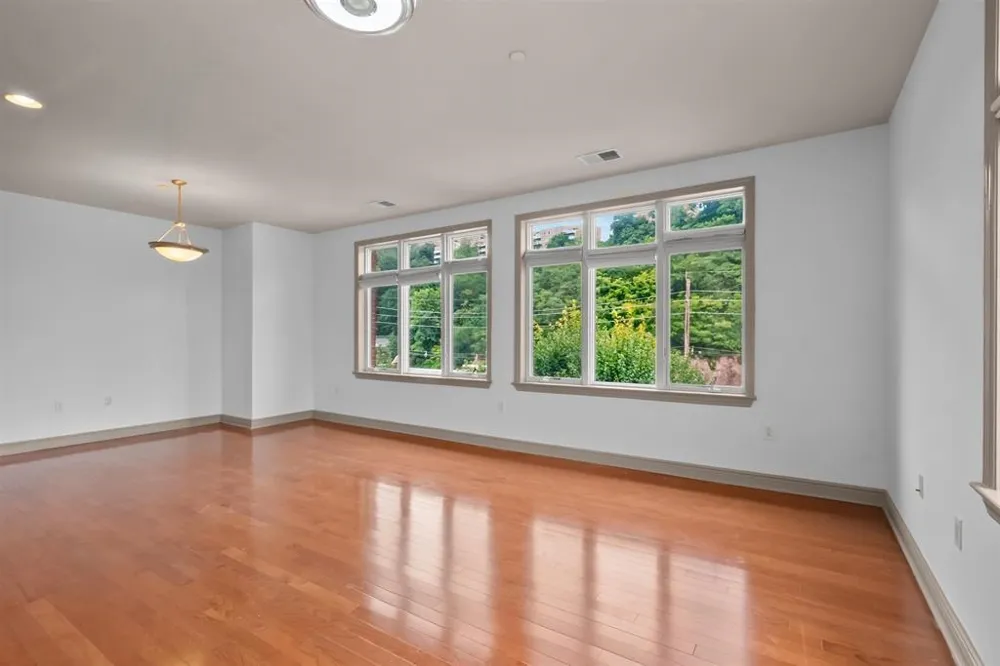 7400 RIVER RD North Bergen, NJ 07047