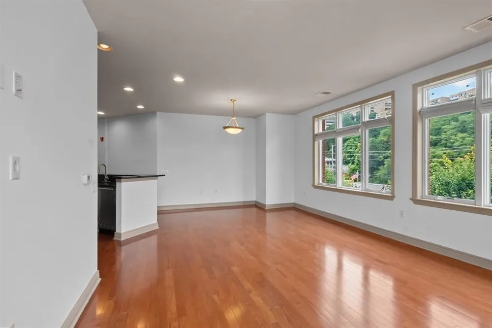 7400 RIVER RD North Bergen, NJ 07047