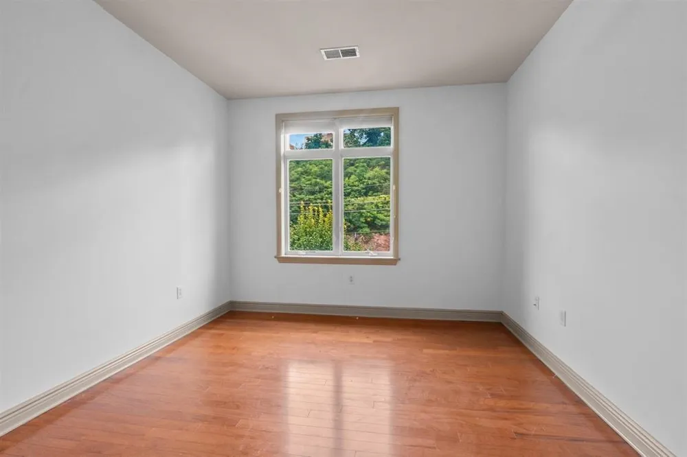 7400 RIVER RD North Bergen, NJ 07047