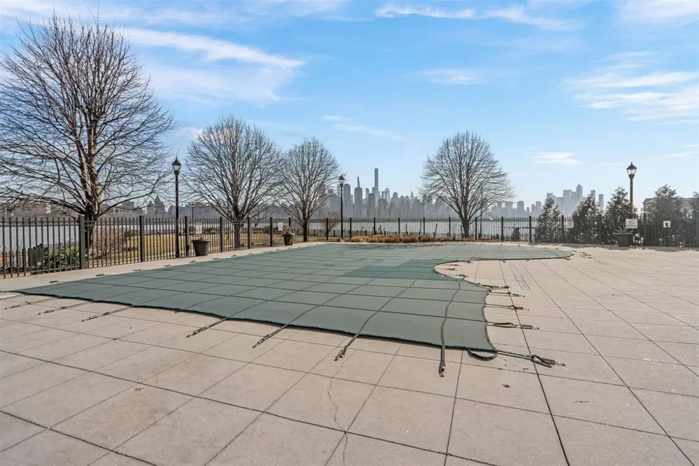 7400 RIVER RD North Bergen, NJ 07047