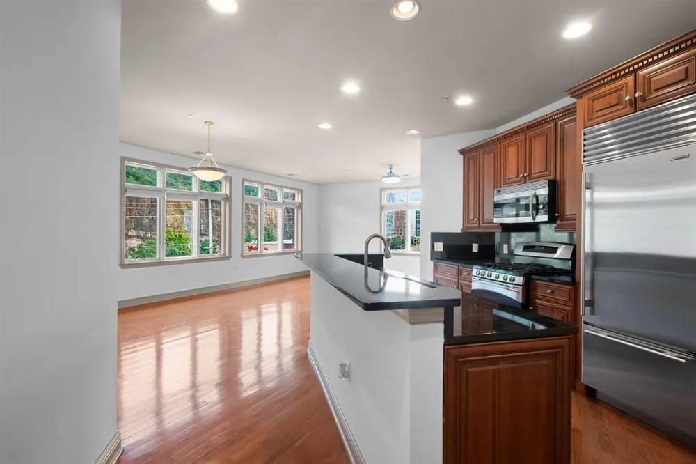 7400 RIVER RD North Bergen, NJ 07047