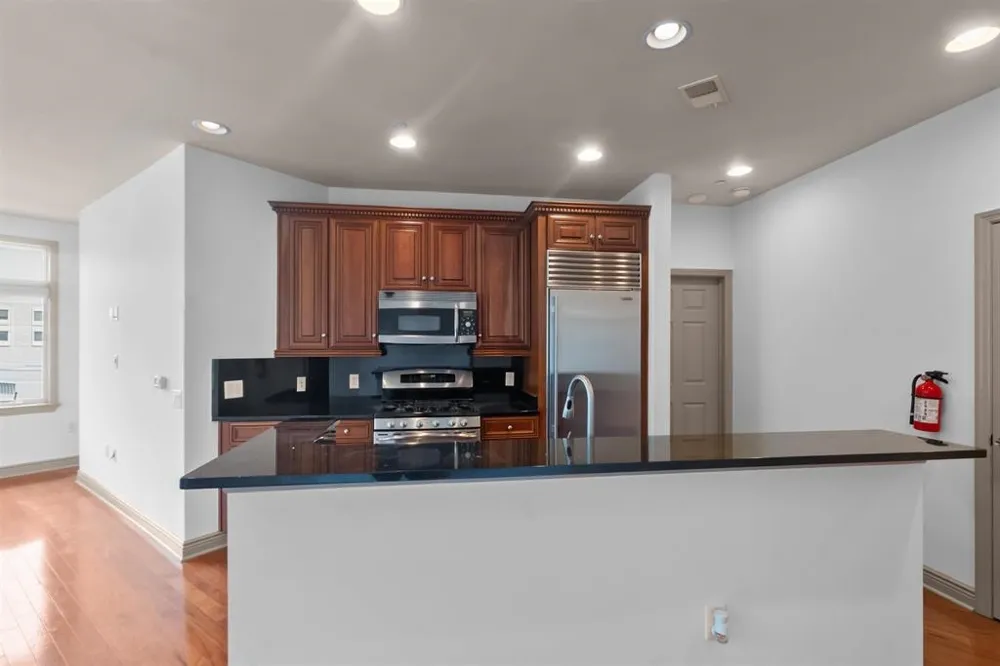 7400 RIVER RD North Bergen, NJ 07047