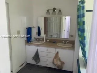 4011 W angeles st Tampa, FL 33629