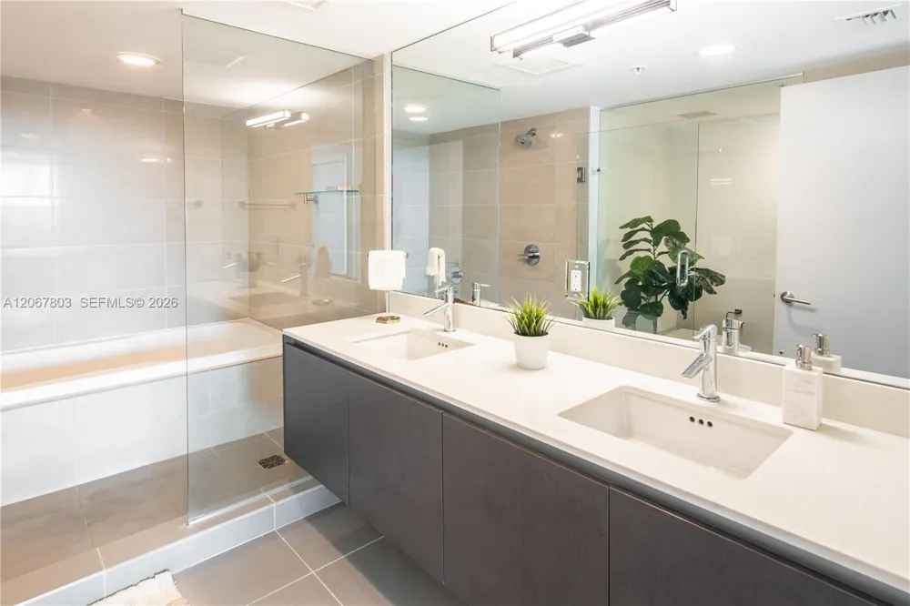 6620 Indian Creek Dr #509 Miami Beach, FL 33141