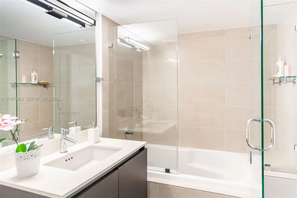 6620 Indian Creek Dr #509 Miami Beach, FL 33141