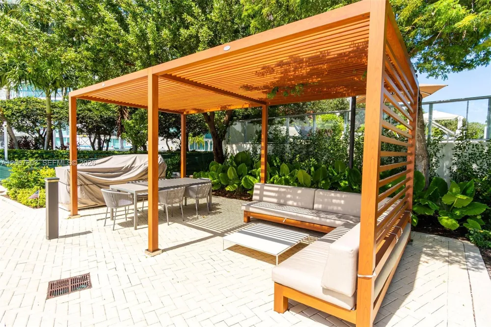 6620 Indian Creek Dr #509 Miami Beach, FL 33141