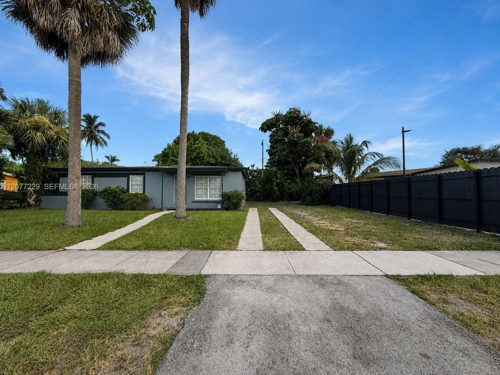 3380 NW 8th St Lauderhill, FL 33311