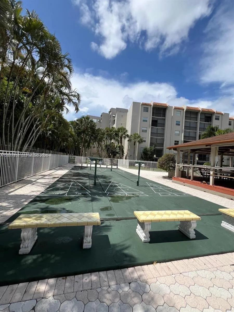 3910 Inverrary Blvd #603-B Lauderhill, FL 33319