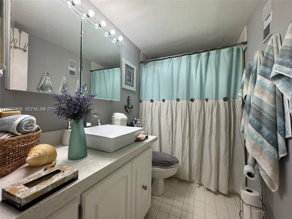 3910 Inverrary Blvd #603-B Lauderhill, FL 33319