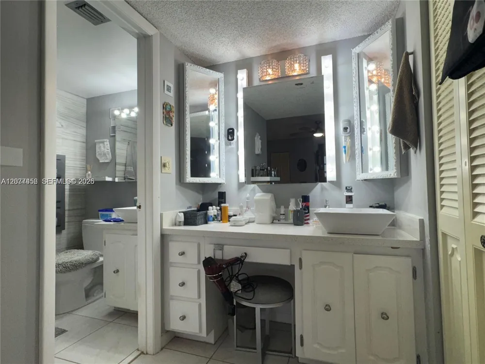 3910 Inverrary Blvd #603-B Lauderhill, FL 33319